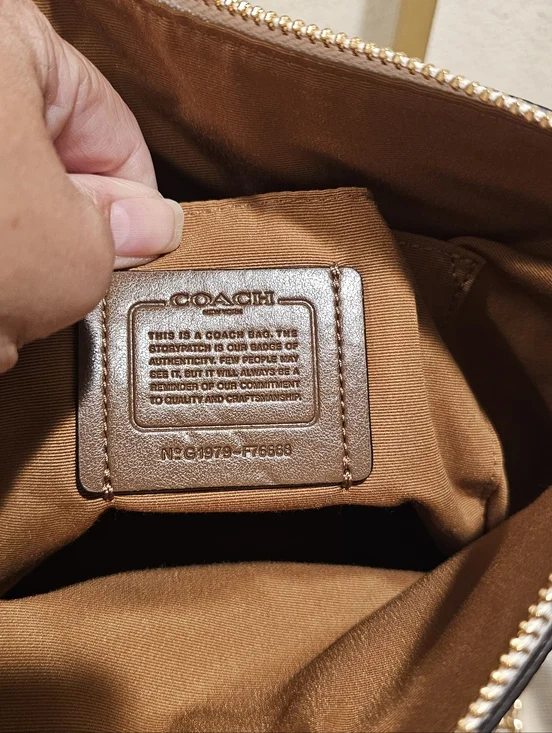 Coach Cream Pebbled Leather Shoulder Bag with Gold Chain Accent - Picture 9 of 9